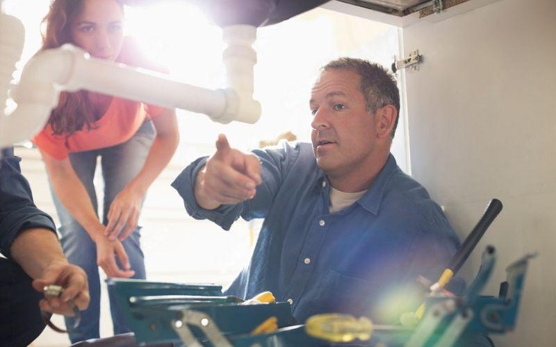 How Not Using the Correct Posture Can Damage Your Back in Plumbing
